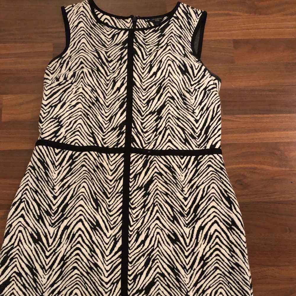 Black/white Ann Taylor sleeveless dress